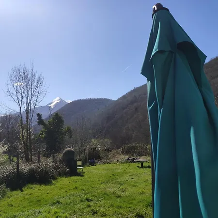 Maison Au Pied De La Montagne Nyaraló *